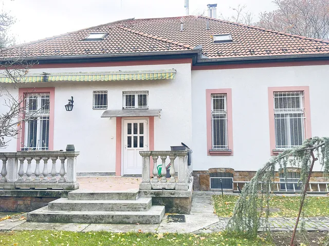 Eladó ház Budapest XVI. kerület 230 nm