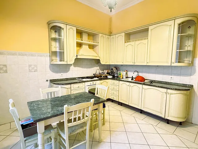 Eladó ház Budapest XVI. kerület 230 nm