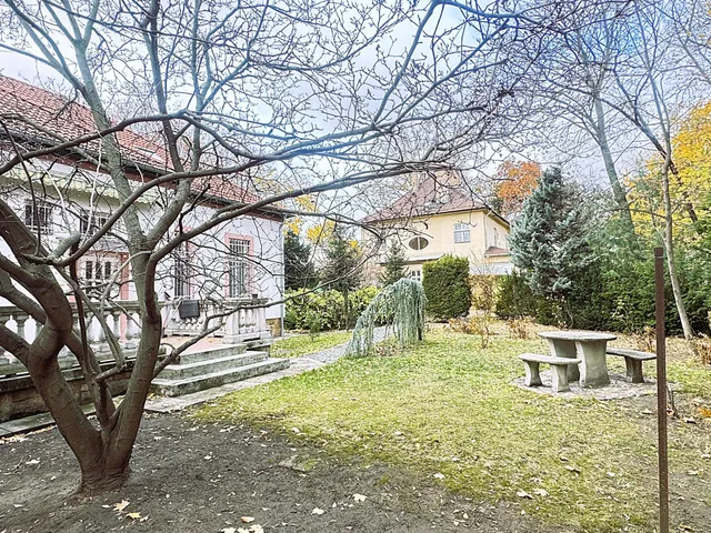 Eladó ház Budapest XVI. kerület 230 nm