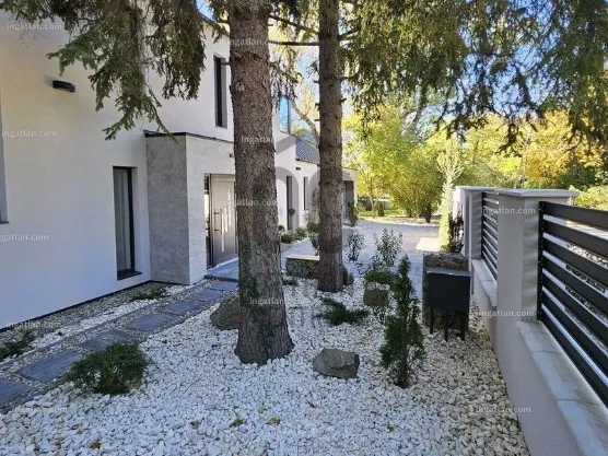 Eladó ház Szentendre, Pismány 210 nm