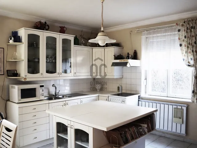 Eladó ház Budakalász 260 nm