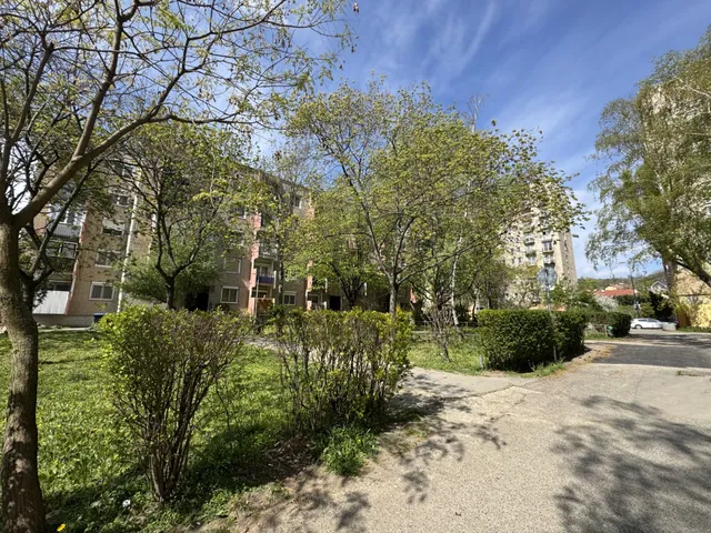 Eladó lakás Budapest III. kerület, Békásmegyer 37 nm