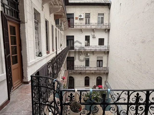Eladó lakás Budapest VI. kerület 10 nm