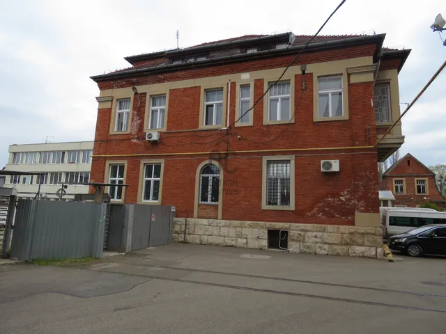Eladó kereskedelmi és ipari ingatlan Budapest X. kerület, Óhegy 1777 nm