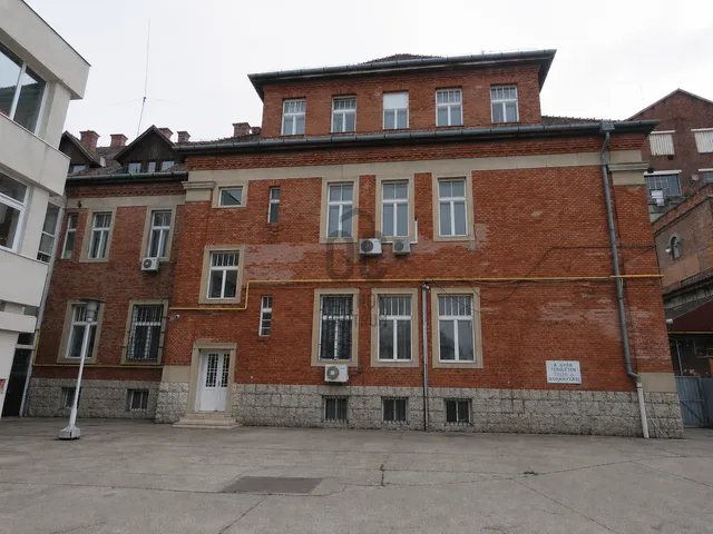 Eladó kereskedelmi és ipari ingatlan Budapest X. kerület, Óhegy 1777 nm
