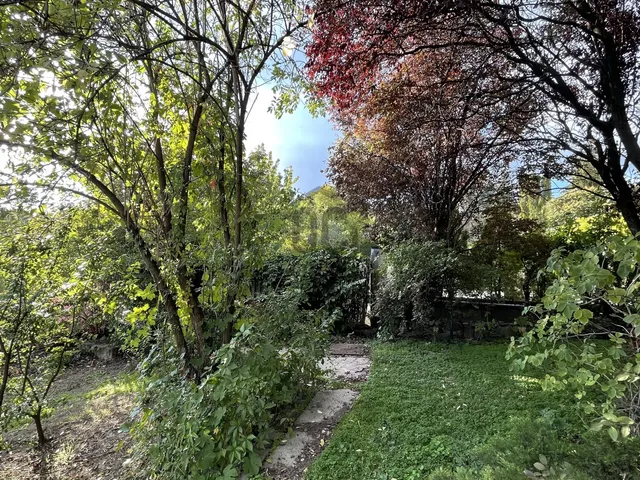 Eladó nyaraló Szentendre 150 nm