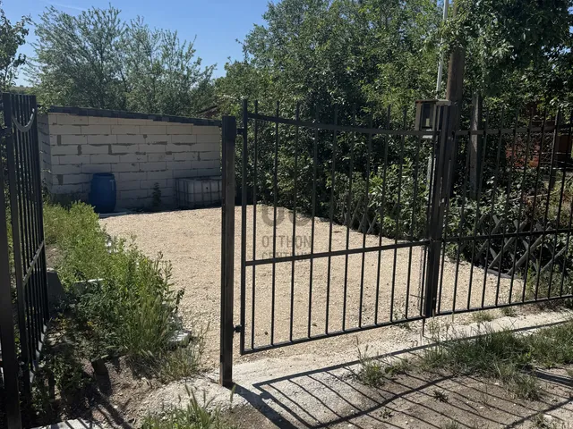 Eladó telek Biatorbágy 462 nm