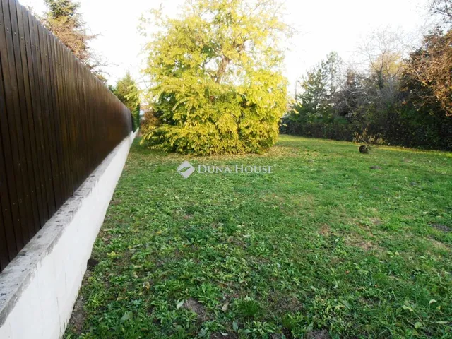 Eladó telek Budapest XXII. kerület 932 nm