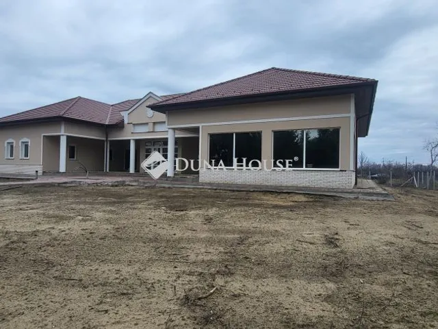 Eladó ház Cegléd 346 nm