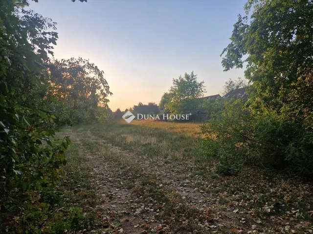 Eladó telek Budapest XVIII. kerület 2015 nm