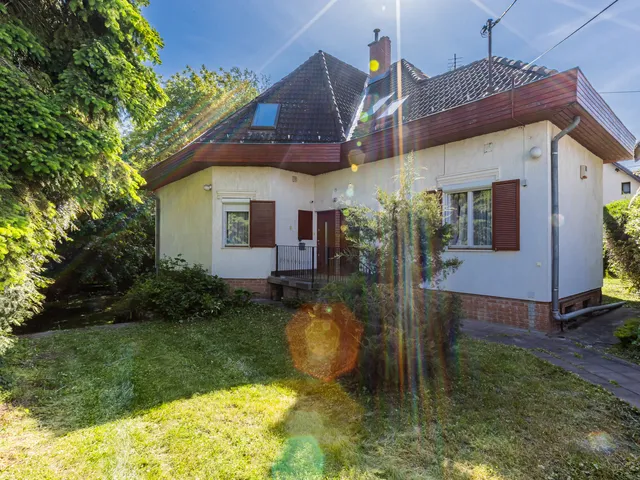 Eladó ház Budakalász 260 nm
