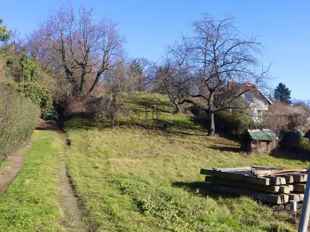 Eladó telek Kőszeg 1956 nm