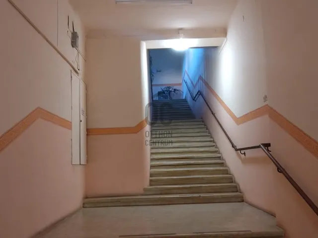 Kiadó kereskedelmi és ipari ingatlan Szombathely, Belváros 12 nm