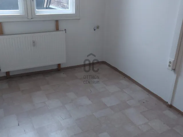 Kiadó kereskedelmi és ipari ingatlan Szombathely, Belváros 12 nm