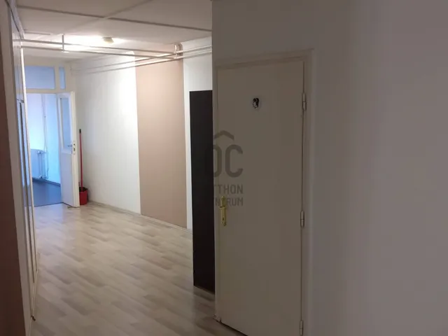 Kiadó kereskedelmi és ipari ingatlan Szombathely, Belváros 12 nm