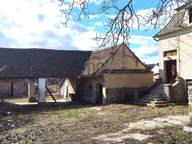 Eladó ház Peresznye 120 nm