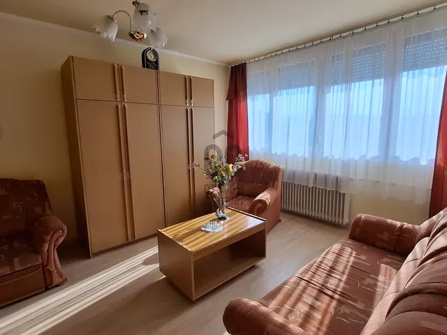 Eladó lakás Szombathely, Joskar-Ola-lakótelep 61 nm