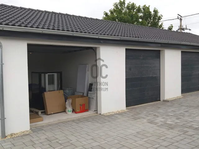 Eladó garázs Szombathely, Sarlaytelep, Tömjénhegy utca 21 nm