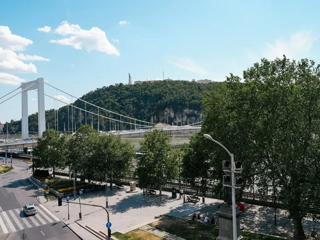 Kiadó kereskedelmi és ipari ingatlan Budapest V. kerület, Belváros 153 nm