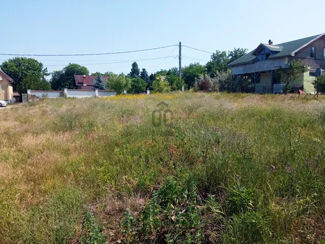 Eladó telek Pócsmegyer, Surány 847 nm