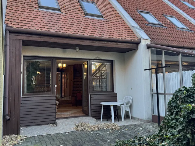 Eladó ház Pomáz, Vörösmarty-lakótelep 110 nm