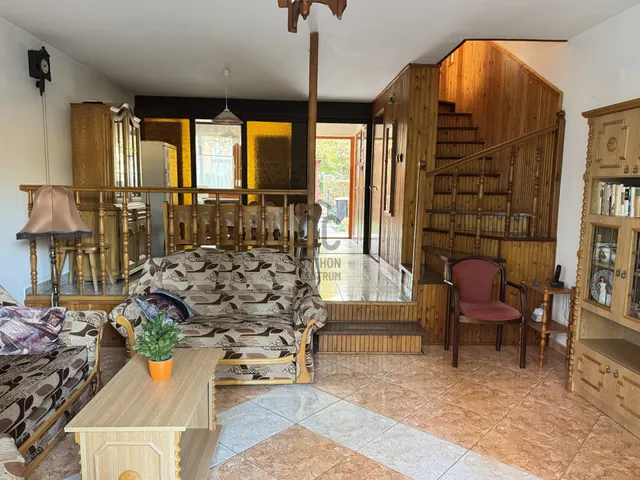 Eladó ház Pomáz, Vörösmarty-lakótelep 110 nm