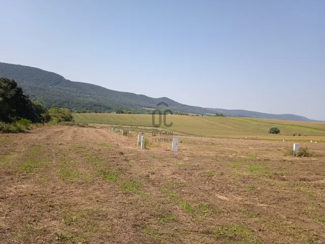 Eladó telek Üröm 1475 nm