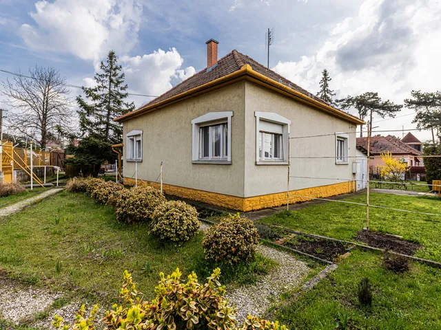 Eladó ház Dunakeszi, Alag 75 nm