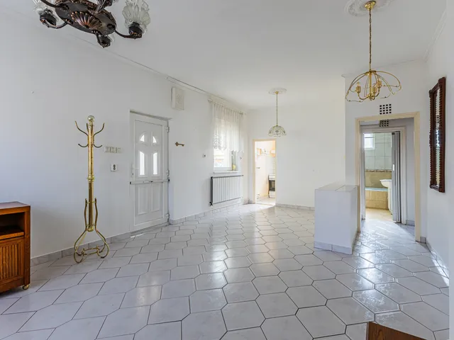 Eladó ház Dunakeszi, Alag 75 nm