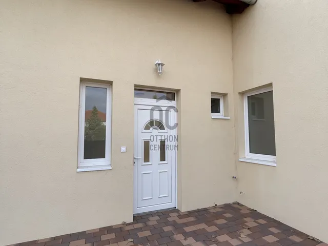 Kiadó lakás Pécel 84 nm