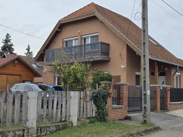 Eladó ház Pécel 130 nm