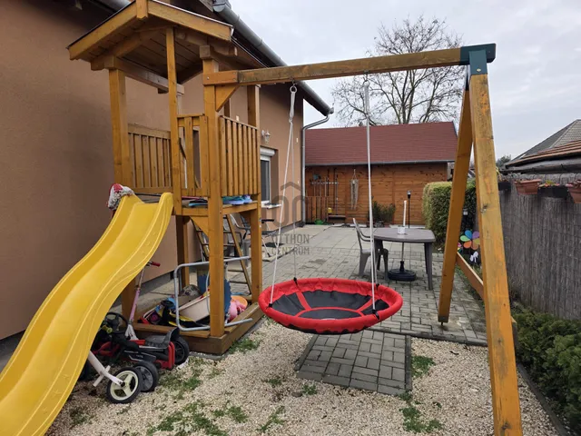 Eladó ház Pécel 130 nm