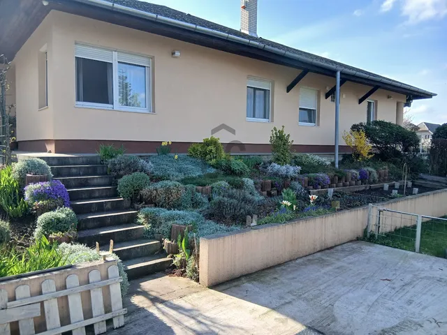 Eladó ház Pécel 149 nm