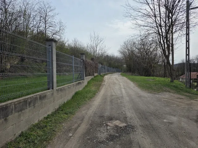 Eladó telek Pécel 1627 nm