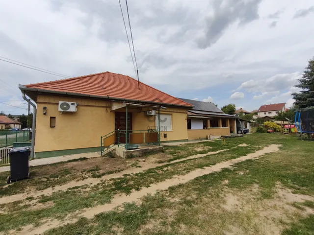 Eladó ház Dány, Petőfi utca 104 nm