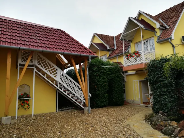 Eladó kereskedelmi és ipari ingatlan Eger, Hajdúhegy 350 nm