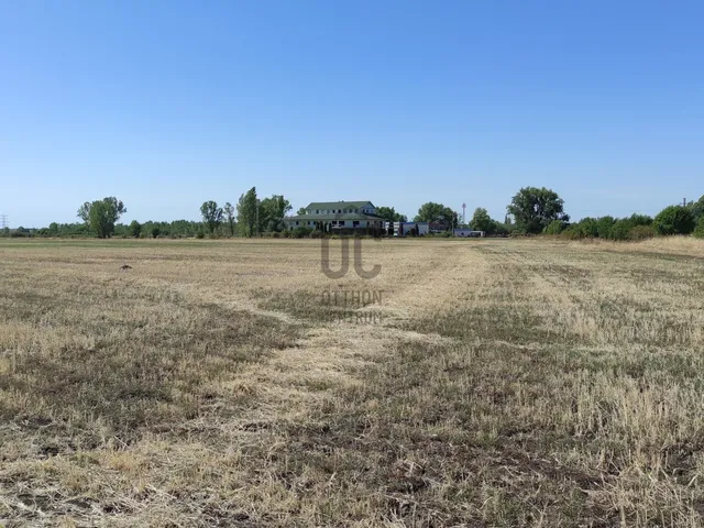 Eladó telek Gyöngyös, Déli iparterület 63752 nm