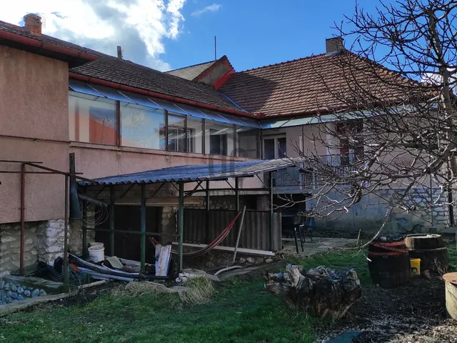 Eladó ház Eger, Lajosváros 136 nm