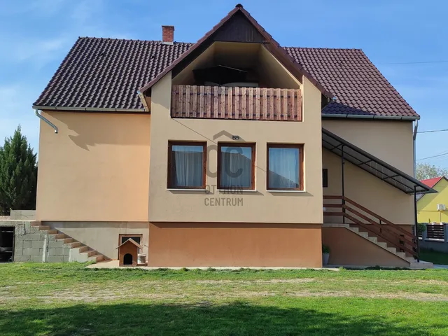 Eladó ház Maklár 176 nm