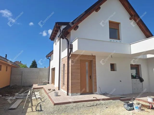Eladó ház Kapuvár, Városközpont 90 nm