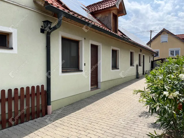 Eladó ház Kópháza 190 nm