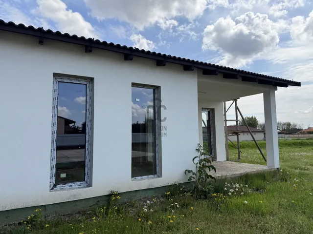 Eladó ház Nyíregyháza, Oros 125 nm