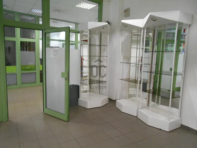 Eladó kereskedelmi és ipari ingatlan Nyíregyháza, Belváros 35 nm