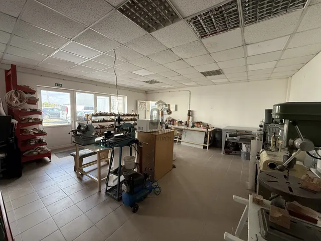 Kiadó kereskedelmi és ipari ingatlan Nyíregyháza, Bujtos 80 nm