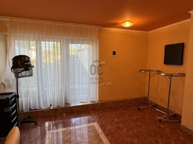 Kiadó kereskedelmi és ipari ingatlan Nyíregyháza, Oros 50 nm