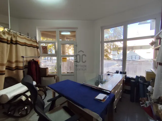 Eladó kereskedelmi és ipari ingatlan Nyíregyháza, Belváros 19 nm