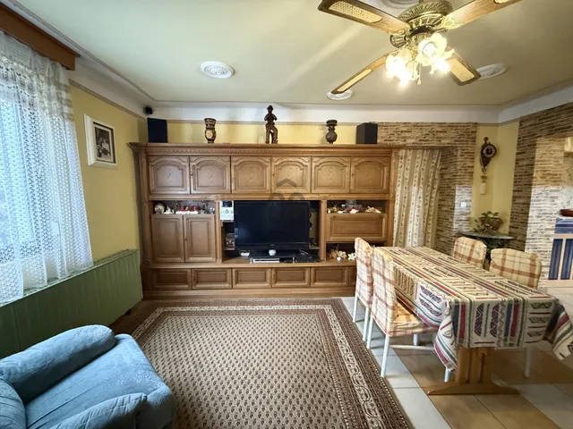 Eladó ház Napkor 225 nm