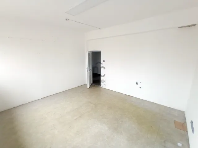 Kiadó kereskedelmi és ipari ingatlan Nyíregyháza, Belváros 45 nm