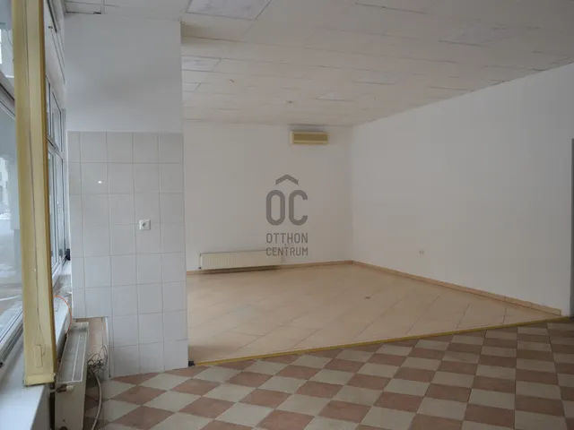 Eladó kereskedelmi és ipari ingatlan Nyíregyháza, Érkert 85 nm