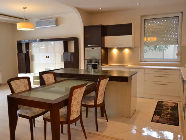 Eladó ház Nyíregyháza, Örökösföld 170 nm